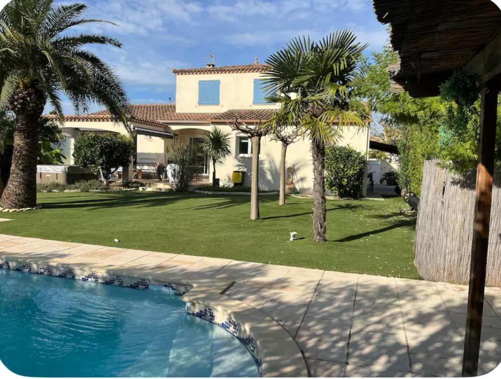 Villa Avec Piscine Gallargues-le-Montueux Extérieur photo