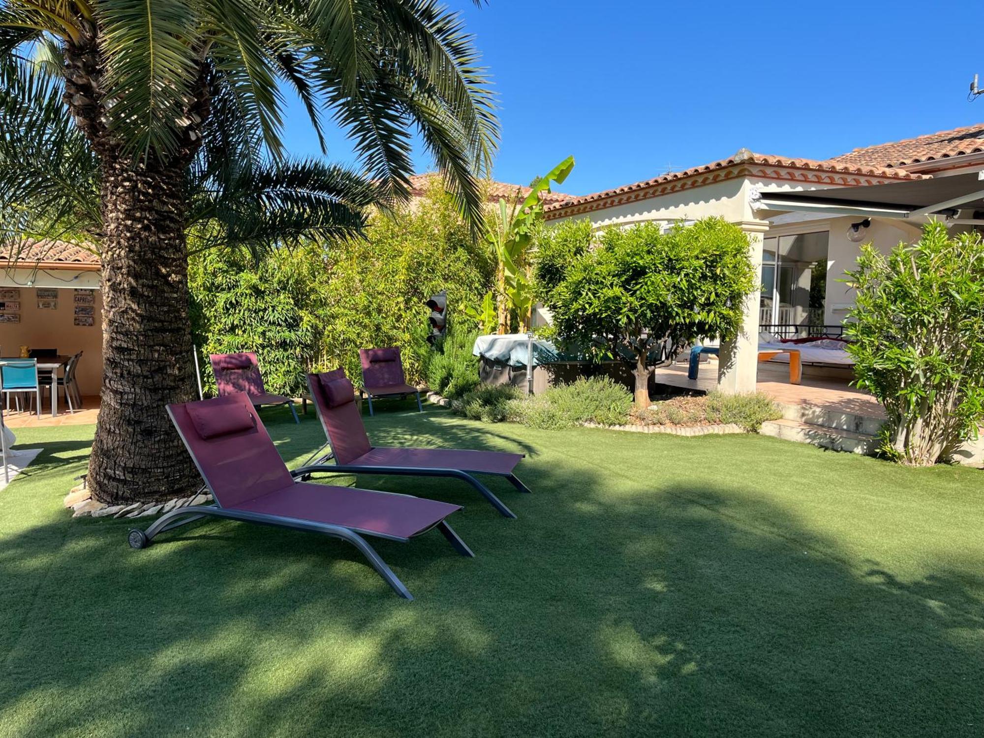 Villa Avec Piscine Gallargues-le-Montueux Extérieur photo